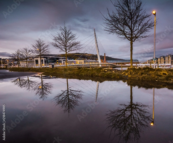 Fototapeta reflection blue hour