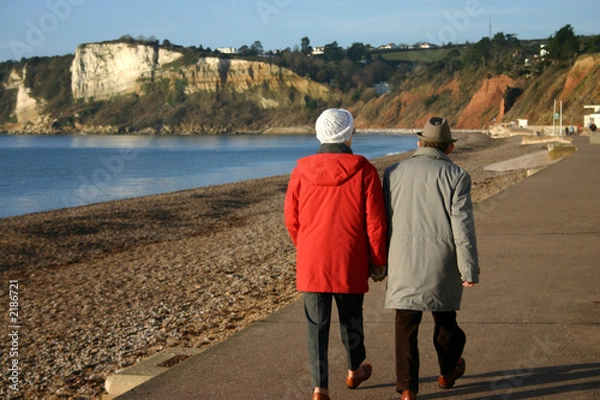 Obraz elderly couple strolling
