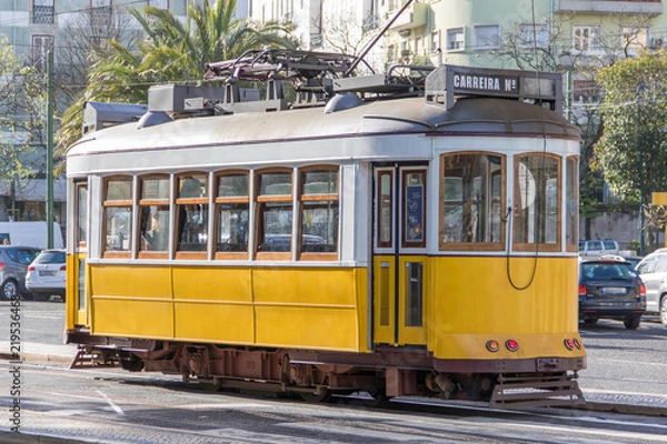 Obraz Tramway jaune à Lisbonne