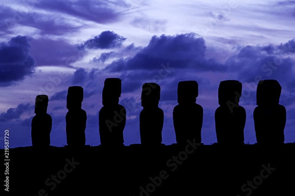 Obraz Ahu Tongariki  Silhouette