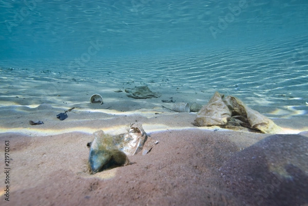 Obraz garbage on the sea floor.