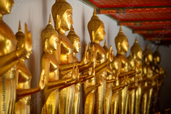 Fototapeta Golden buddha around Wat Pho or Wat Phra Chetuphon Vimolmangklararm Rajwaramahaviharn is one of Bangkok's oldest temples, it is on Rattanakosin Island, directly south of the Grand Palace.