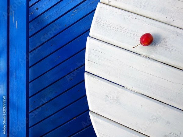 Obraz Plum is on the white table