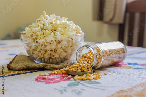 Obraz glass bowl with popcorn and corn seeds