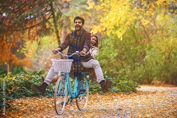 Obraz Couple enjoying fall