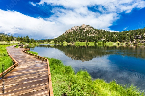 Obraz Sidewalk to the Lake