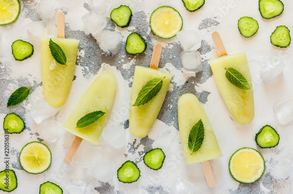Obraz Cucumber and Lime Ice Pops