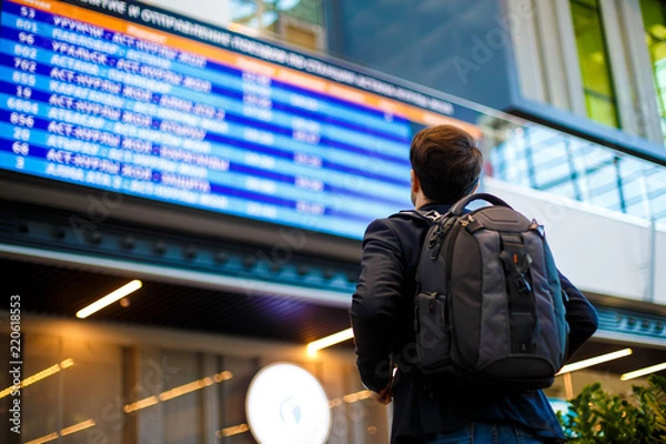 Obraz pasażer patrzy na terminal