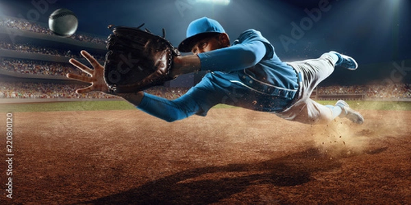 Obraz Baseball łapie piłkę na profesjonalnym stadionie baseballowym