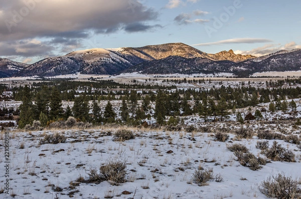 Obraz Highlighted Sleeping Giant in the Background 4215