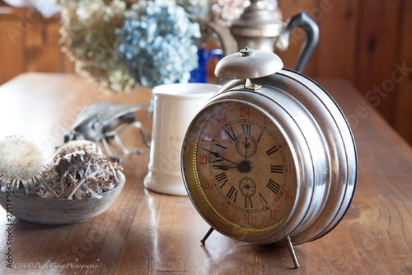 Obraz Old clock on the table