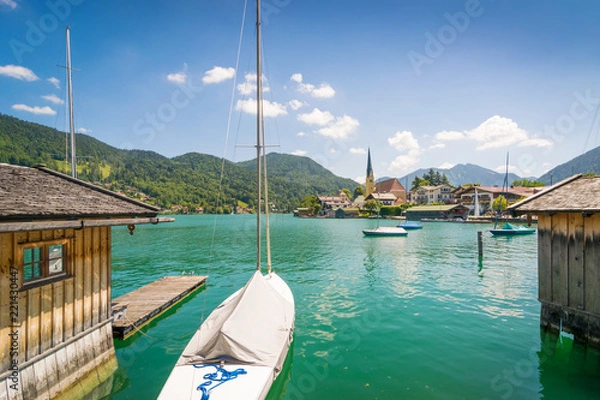 Obraz Tegernsee w Alpach w dzień w lecie