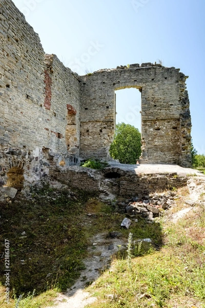 Fototapeta ruins of old abandoned mansion