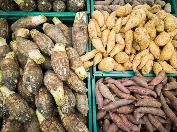 Obraz potatoes in grocery shop indoors