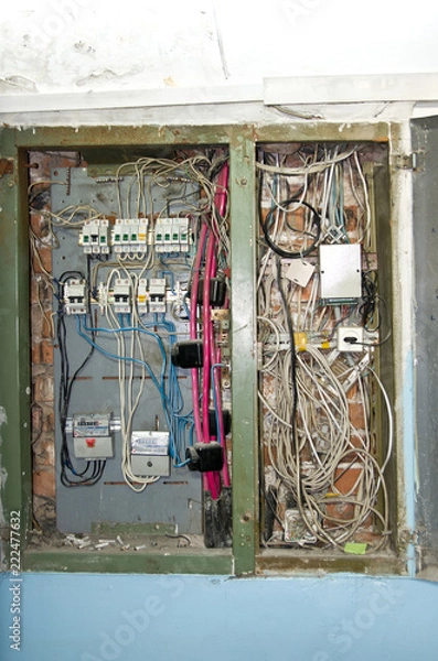 Obraz Electrical shield, poor quality electrical wiring. Retro