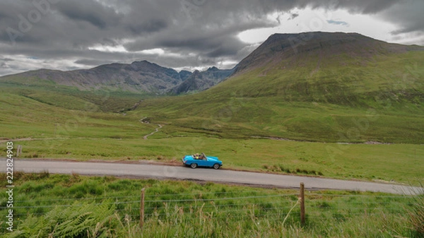 Obraz Blue car Cuillin Mountains