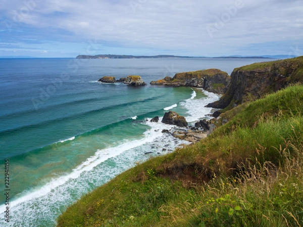 Fototapeta Die Atlantikküste an der Causeway Coastal Route in Nordirland