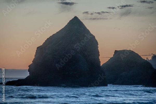 Fototapeta rocks over sun