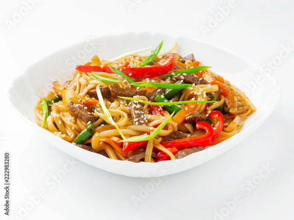 Fototapeta Udon noodles with beef and teriyaki sauce