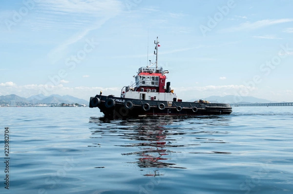 Fototapeta ship in the sea