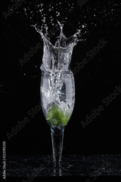 Obraz lemon splash in glass
