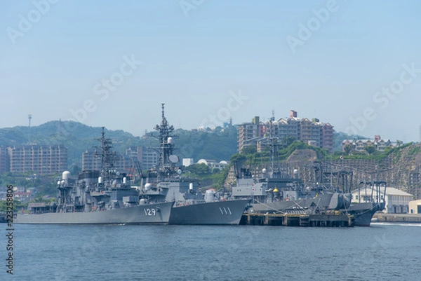 Obraz 横須賀港に停泊している海上自衛隊の艦艇（横須賀市）