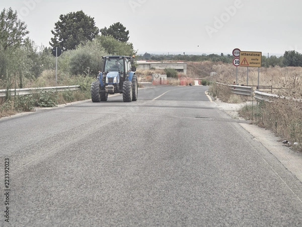 Obraz Shot of a Sicilian street with a truck