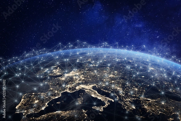 Obraz Europejska sieć telekomunikacyjna połączona z Europą, Francją, Niemcami, Wielką Brytanią, Włochami, koncepcja Internetu i globalnej technologii komunikacyjnej dla finansów, blockchain lub Internetu Rzeczy, elementy z NASA