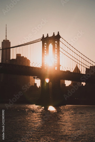 Fototapeta Sunset at the Manhattan Bridge.