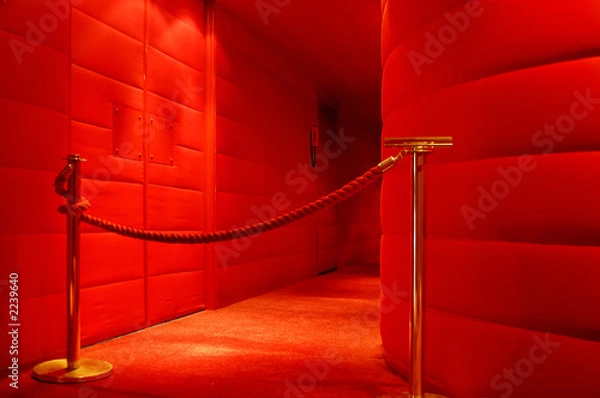 Obraz czerwony korytarz