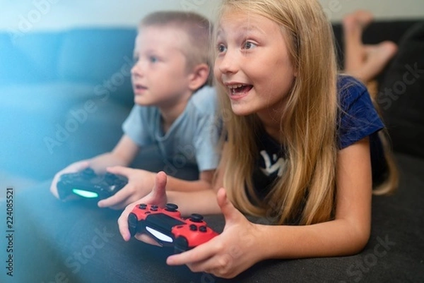 Obraz Children playing video games 