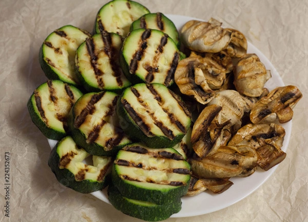 Obraz zucchini with mushrooms cooked on the grill