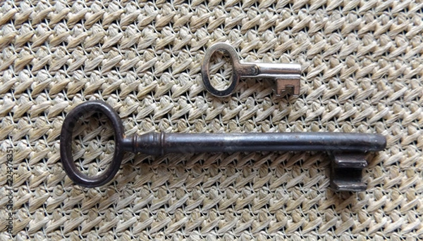 Fototapeta Old small key and big old key