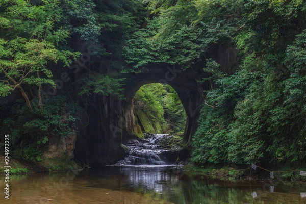 Obraz 夏の亀岩の洞窟の風景