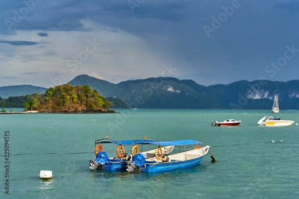 Fototapeta Łodzie na wyspie Langkawi w Malezji