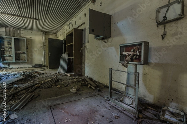 Obraz raum mit waage in einer fabrik