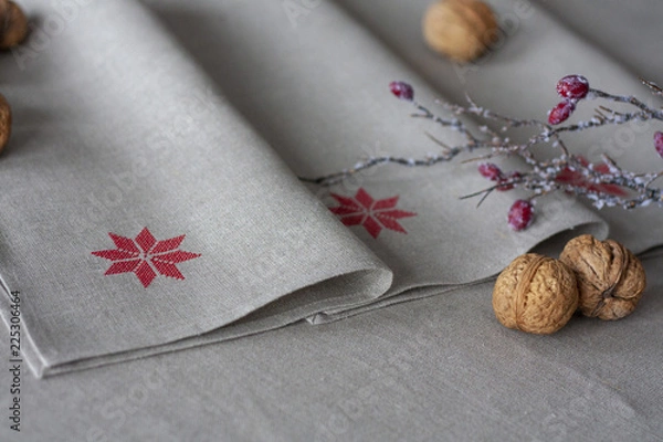 Obraz Lniany obrus świąteczny z haftem norweska gwiazda