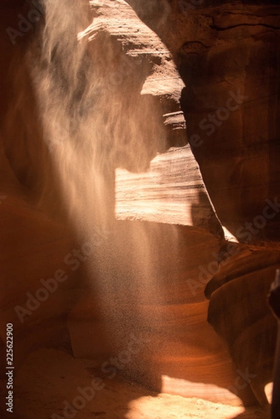 Obraz アンテロープキャニオンの光の筋