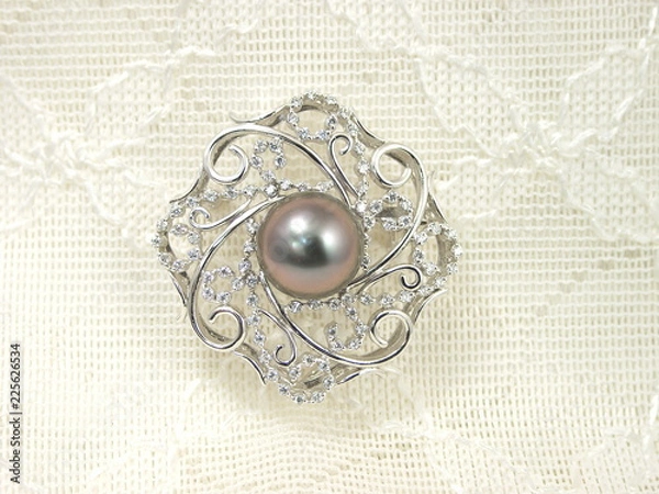 Obraz 真珠のブローチ
