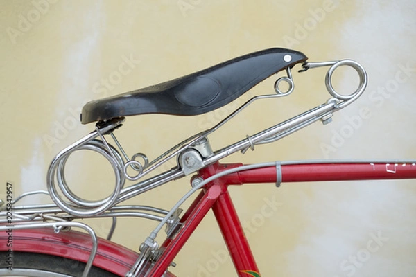 Obraz bicicleta antiga com pintura vermelha