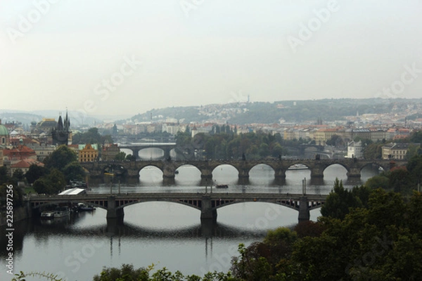 Obraz Вид с обзорной площадки на мосты Праги