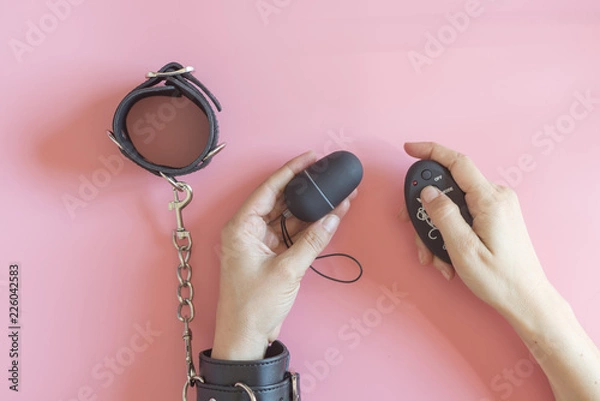 Fototapeta Vibrating egg shake