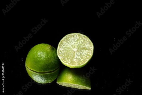 Fototapeta lime on black background