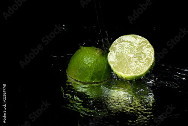 Obraz lime in water