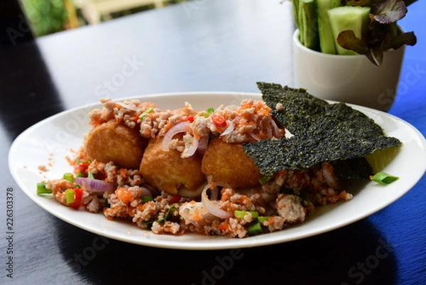 Obraz spicy tofu salad