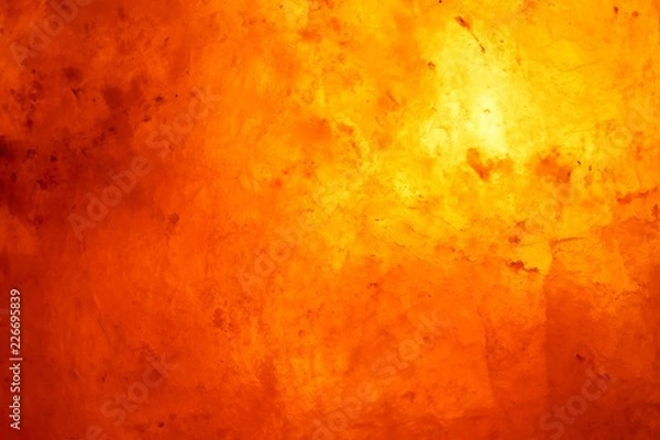 Obraz 天然岩塩ランプの放つ癒しの光