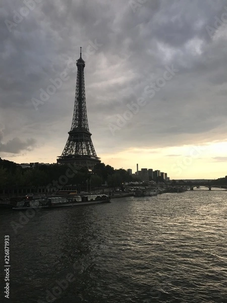 Fototapeta eiffel tower at sunset
