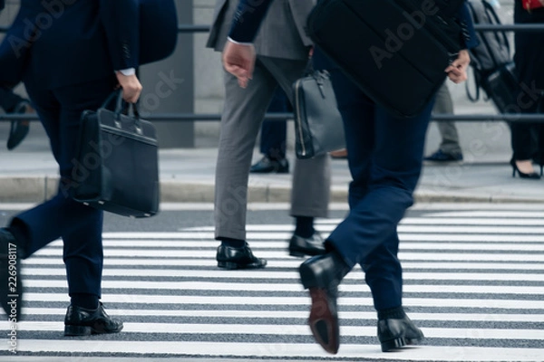 Fototapeta 歩く人々