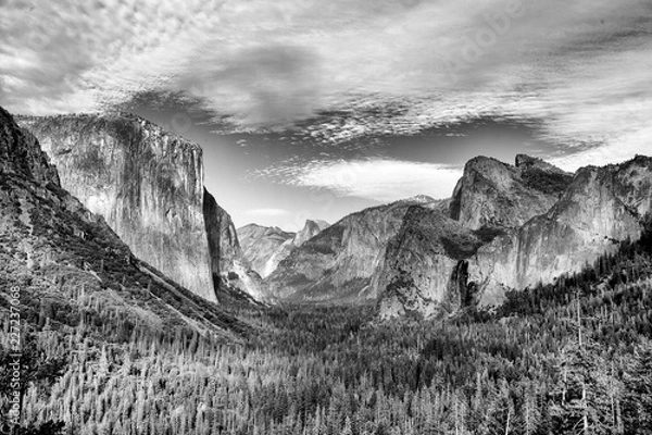 Fototapeta El Capitan and Yosemite Valley from Tunnel View