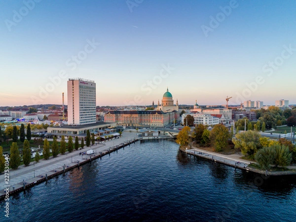 Fototapeta Centrum Poczdamu w nastroju jesiennego wieczoru 2018